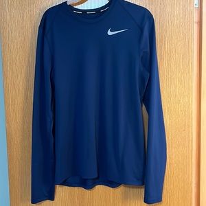 Men’s small, dri fit running shirt